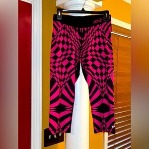 COPY - Vibrant Pink and Black Geometric Crop Leggings
